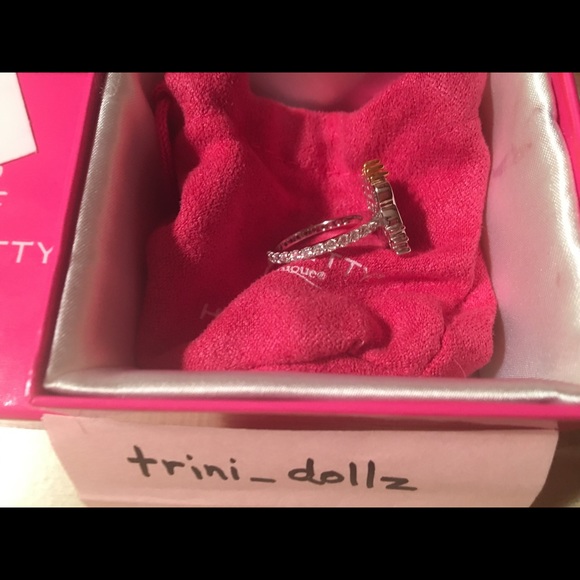 HELLO KITTY Sanrio NWT Diamonique Princess Eternity Ring Size 7 💖 - Picture 4 of 9